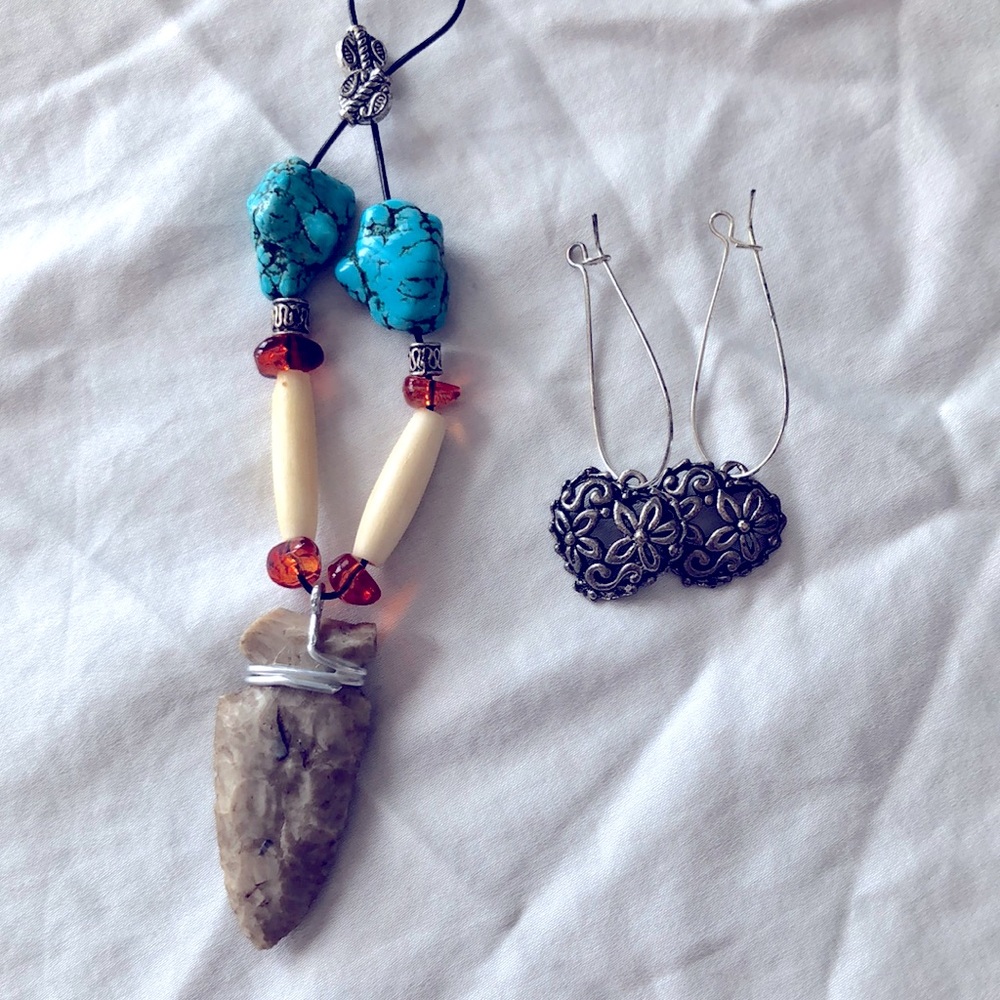 Necklace and earrings set